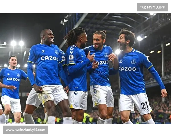 铁锤帮中场失控，富勒姆快速传导制造多次威胁